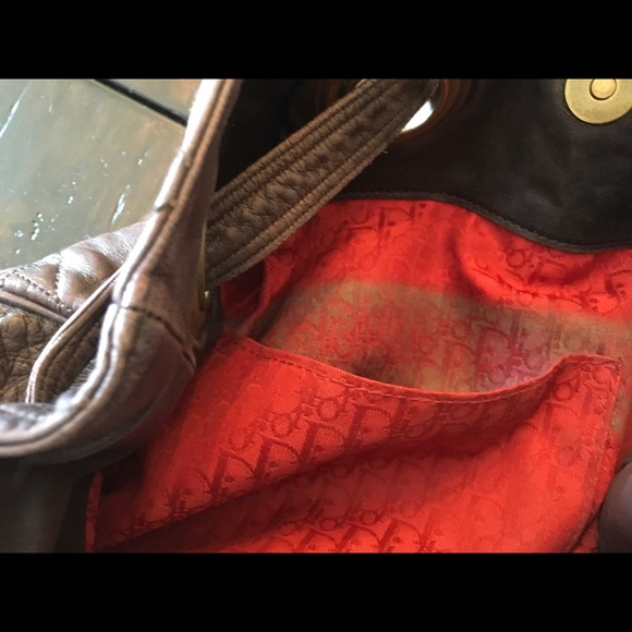 Gorgeous Christian Dior Bucket Bag. In soft Brown - Picture 8 of 11